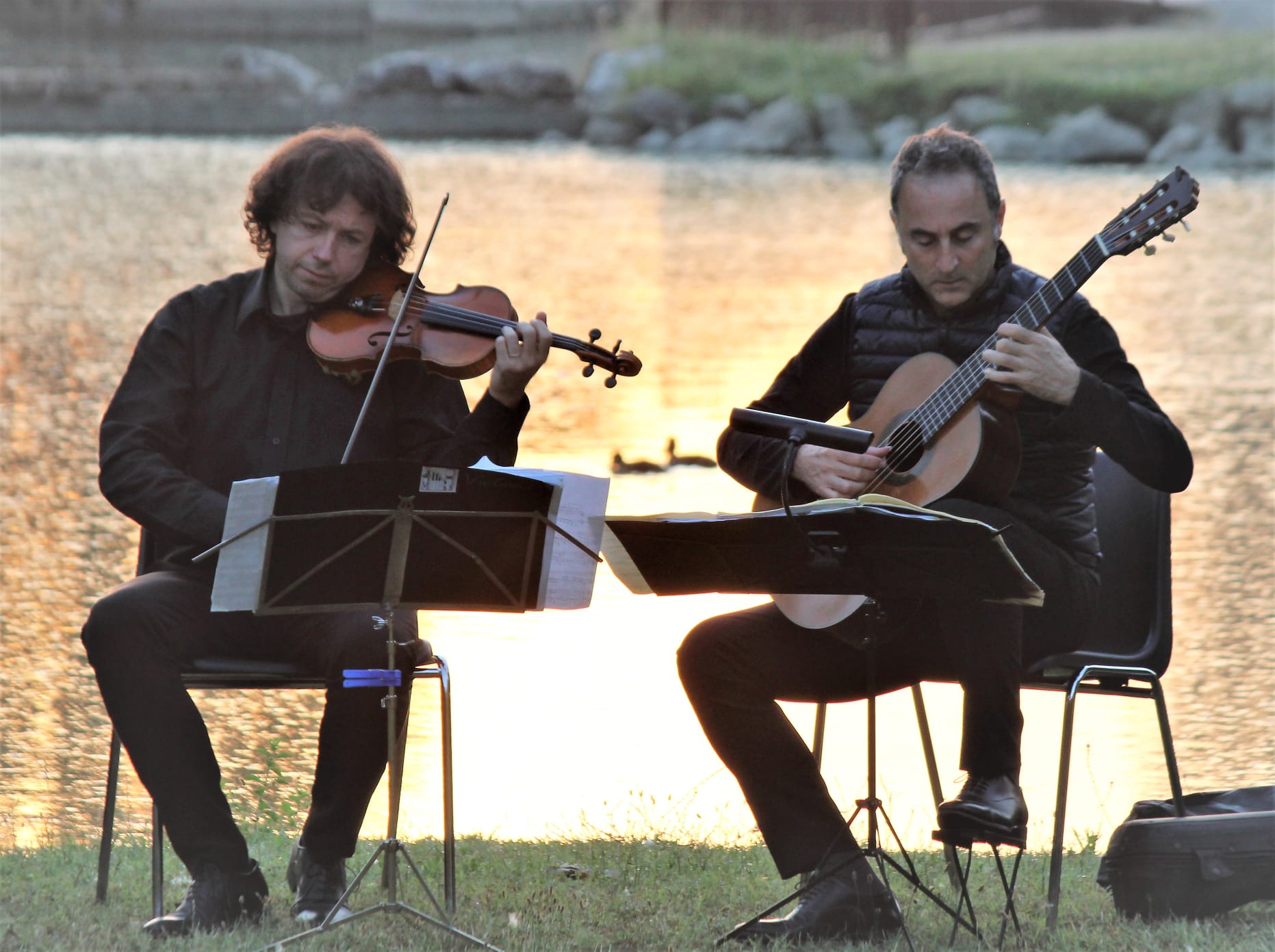 Roberto Noferini (violino) e Donato D’Antonio (chitarra)